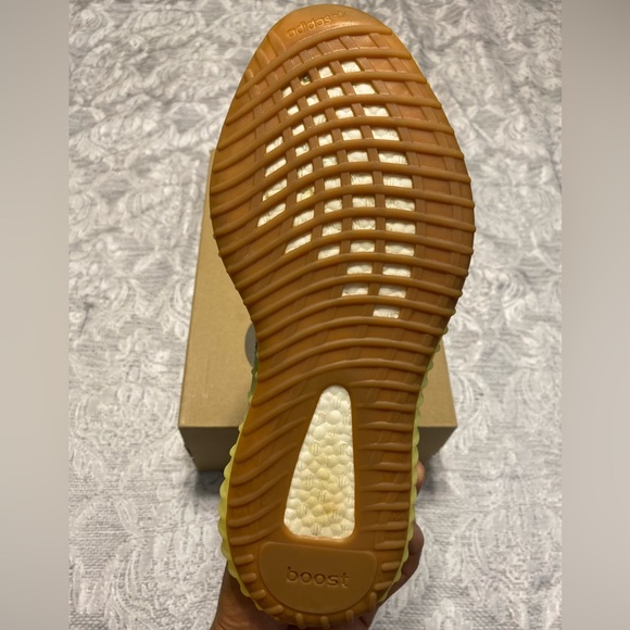 Adidas originals Yeezy Boost 350 V2 ‘Semi Frozen Yellow’ - Picture 6 of 9